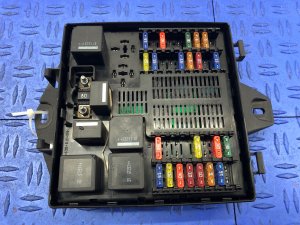2012-2015 Jaguar XK Engine Bay Fuse Box (Used OEM)