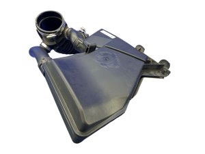 2025 BMW X3 Engine Air Cleaner Assembly with Resonator and Duct (Used OEM)