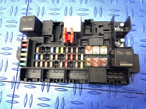 2018-2021 Jaguar F-Type Passenger Cabin Fuse and Relay Box (Used OEM)