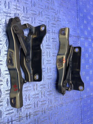 2020-2022 Genesis G90 Hood Hinge Set - Front, Left (Driver) (Used OEM)