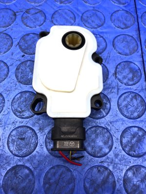 2016-2023 Mercedes-Benz E500 Front Active Air Vent Shutter Motor (Used OEM)