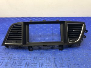 2017-2020 Genesis G80 Center Dashboard Air Vent and Screen Trim Panel Bezel - Front (Used OEM)