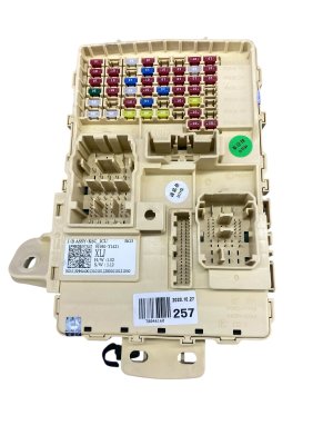 2021 Genesis G80 Cabin Fuse Relay Junction Box (Used OEM)
