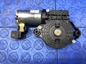 2014-2020 Mercedes-Benz GLA250 Sunroof Sunshade Motor (Used OEM)