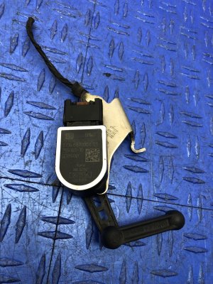 2017-2023 BMW 528i Suspension Ride Height Level Sensor with Bracket - Front, Right (Passenger) (Used OEM)