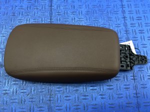 2023-2025 Maserati Grecale Brown Center Console Storage Compartment Lid Armrest (Used OEM)