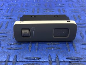 2017-2023 Volvo S90 Instrument Panel Dimmer and Trunk Release Switch - Front (Used OEM)