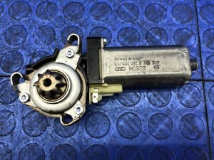 2006-2011 Mercedes-Benz ML350 Power Seat Adjustment Motor - Front (Used OEM)