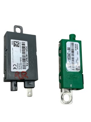 2018-2021 Lincoln Navigator Antenna Signal Amplifier and Receiver Control Module (Used OEM)