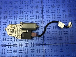 2012-2018 Mercedes-Benz CLS550 Standard Sunroof Motor (Used OEM)