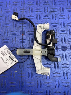 2015-2023 Mercedes-Benz C280 Seat Headrest Motor - Front (Used OEM)
