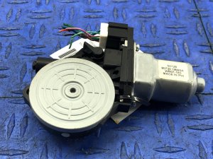 2011-2013 INFINITI M56 Door Power Window Motor - Rear, Right (Passenger) (Used OEM)