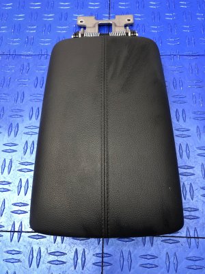 2022-2025 Hyundai Santa Cruz Black Center Console Storage Lid Armrest (Used OEM)