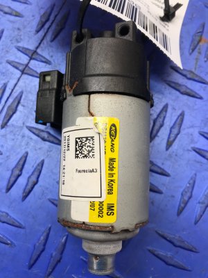 2020-2024 Kia Telluride Seat Slide Adjustment Motor - Front (Used OEM)