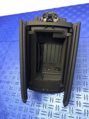  BMW 7 series Black Center Console Armrest Lid with Wireless Charger (Used OEM)