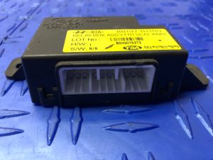 2017-2020 Genesis G80 Seat Relay Control Module - Front (Used OEM)