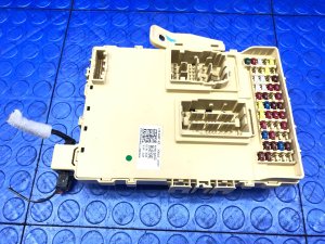 2022-2023 Hyundai Santa Cruz Cabin Fuse Junction Box Assembly (Used OEM)