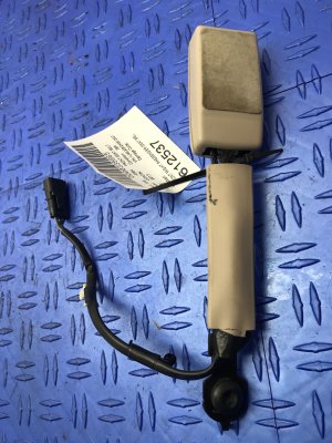 2017-2020 Lincoln Continental Tan Seat Belt Buckle - Front (Used OEM)