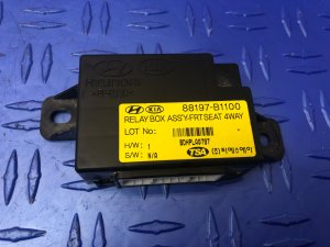 2017-2020 Genesis G80 4-Way Seat Relay Control Module - Front (Used OEM)