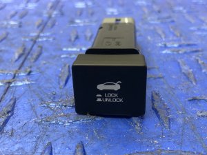 2020-2022 Genesis G90 Trunk Lid Lock Switch (Used OEM)