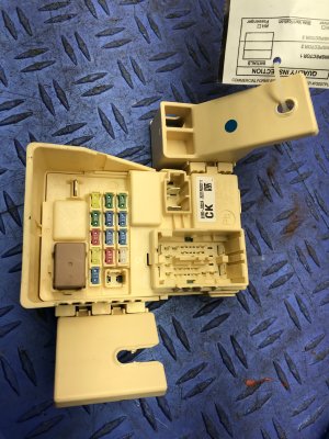 2018-2023 Kia Stinger Cabin Fuse Box (Used OEM)