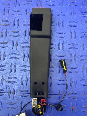 2016-2020 Cadillac CT6 Seat Belt Buckle - Front, Right (Passenger) (Used OEM)