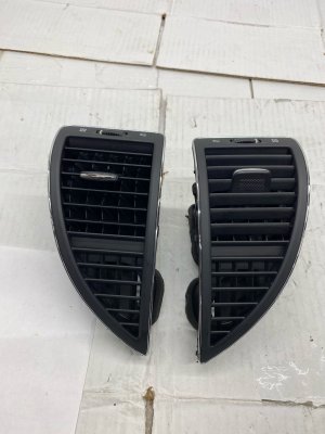 2011-2017 INFINITI QX56 Dashboard Outer Air Vent Grille Set (Used OEM)