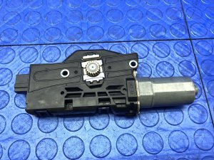 2019-2023 Mercedes-Benz C280 Sunroof Glass Motor - Front (Used OEM)