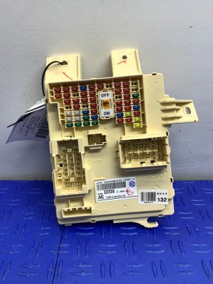 2017-2019 Genesis G90 Dashboard Fuse Relay Junction Box - Front (Used OEM)