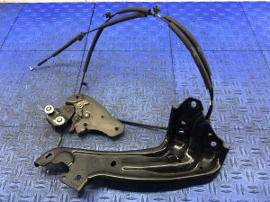 2018-2024 Honda Odyssey Sliding Door Roller Hinge Bracket Set - Rear (Used OEM)