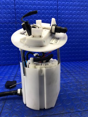 2017-2023 Mercedes-Benz C300 In-Tank Fuel Pump Assembly (Used OEM)
