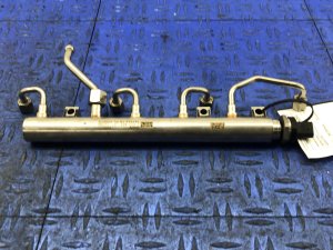 2019-2024 BMW M850i xDrive Fuel Injector Rail (Used OEM)