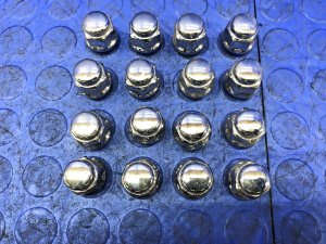 2003-2011 Honda Element Chrome Set of 16 Chrome Lug Nuts (Used OEM)