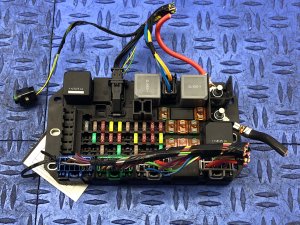 2016-2019 Jaguar XJ Trunk Fuse and Relay Box Module - Rear (Used OEM)