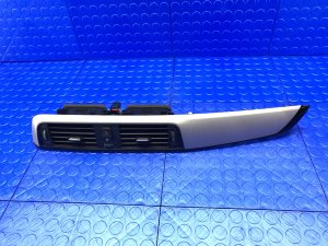 2015-2021 BMW M4 Center Dash Air Vent with Trim (Used OEM)