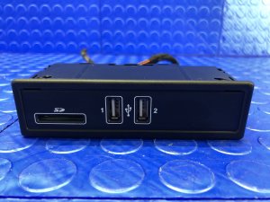 2015-2018 Mercedes-Benz C280 Center Console USB SD Card Charger Control Module (Used OEM)