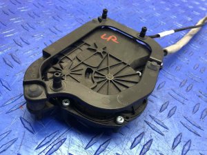 2017-2024 BMW 528i Power Trunk Lid Lock Latch Actuator - Rear (Used OEM)