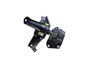 2021-2025 Kia Sorento Transmission Mount Support Bracket - Front (Used OEM)