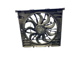 2024-2025 BMW 530i Radiator Cooling Fan Motor Assembly - Front (Used OEM)