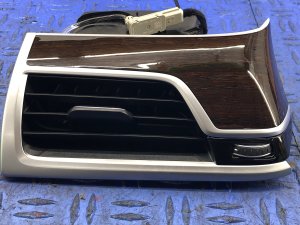2020-2022 BMW M760i xDrive Dashboard AC Heater Vent Grill with Wood Trim - Front (Used OEM)