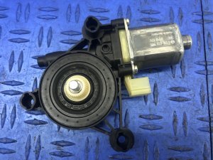 2017-2024 Audi Q7 Door Window Motor - Front, Right (Passenger) (Used OEM)