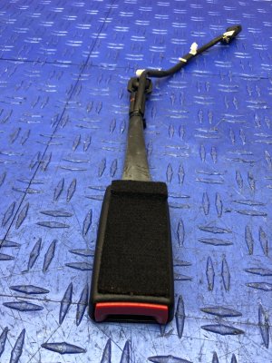2015-2024 Ford Edge Seat Belt Buckle - Front, Right (Passenger) (Used OEM)