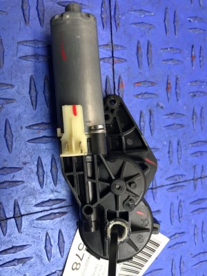 2011-2013 INFINITI QX56 Seat Motor - Front, Right (Passenger) (Used OEM)