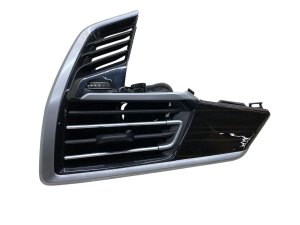 2020-2022 BMW X6 Brown Illuminated Outer A/C Air Vent - Front (Used OEM)