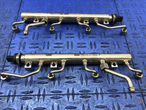 2019-2023 BMW M850i xDrive Fuel Injector Rail with Pipes and Lines (Used OEM)