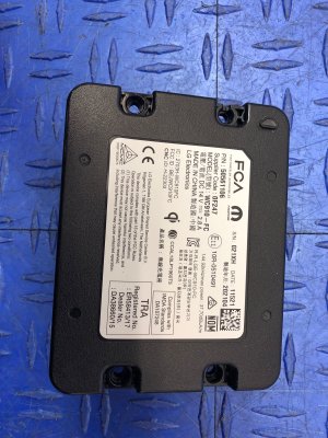 2018-2022 Alfa Romeo Stelvio Wireless Charging Control Module (Used OEM)