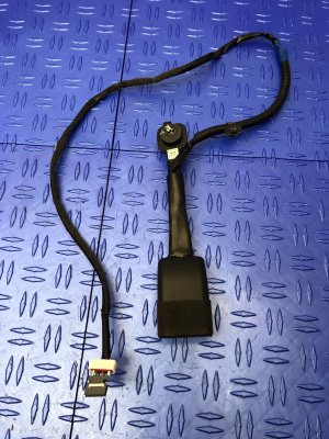 2015-2016 Hyundai Genesis Black Seat Belt Buckle with Motorized Pretensioner - Front, Right (Passenger) (Used OEM)
