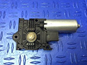 2017-2024 Audi Q7 Panoramic Sunroof Window Motor - Front (Used OEM)