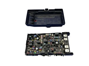 2018-2022 Chrysler Pacifica Underhood Engine Fuse Box Assembly (Used OEM)