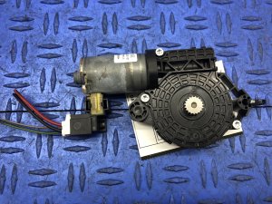 2014-2020 Mercedes-Benz S320 Sunroof Sunshade Motor (Used OEM)